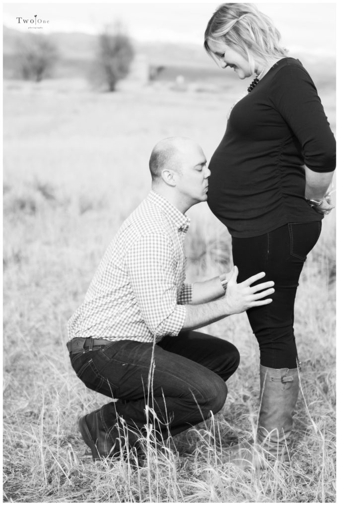Cherry Creek Reservoir Maternity Photos in Denver Colorado
