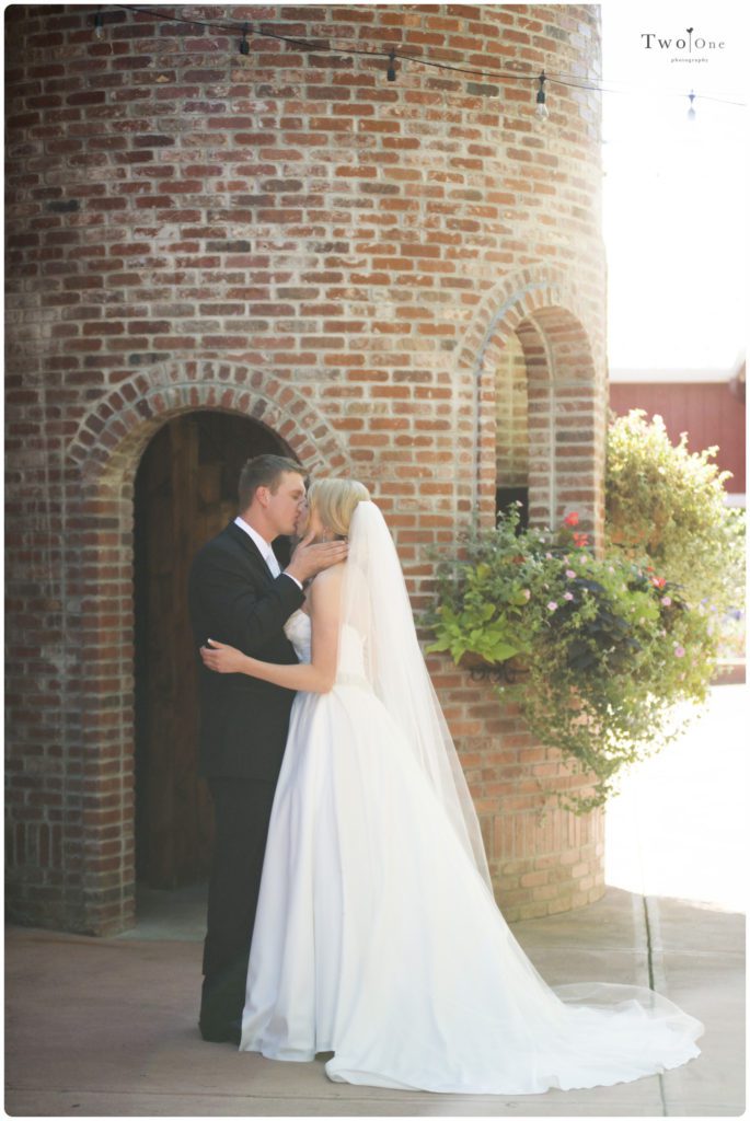 Crooked Willow Farms Wedding in Larkspur Colorado